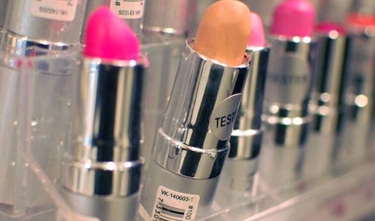 "Kids & Makeup": Getting Answers on the Impact of Beauty Products on Young Girls