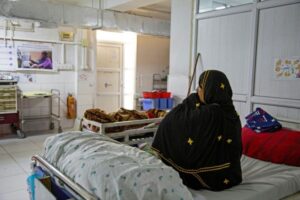 Afghanistan - Women Risk Lives to Give Birth