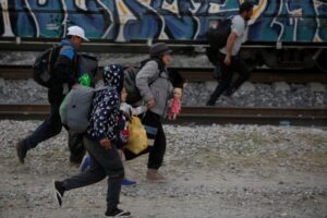 Mexico-US - Challenges of MIGRATION for Women. Families - Freight Train Risks