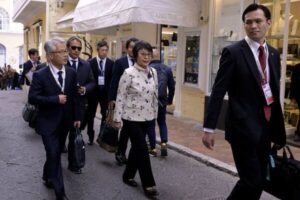Japan - Women Challenged to Combine Work & Home