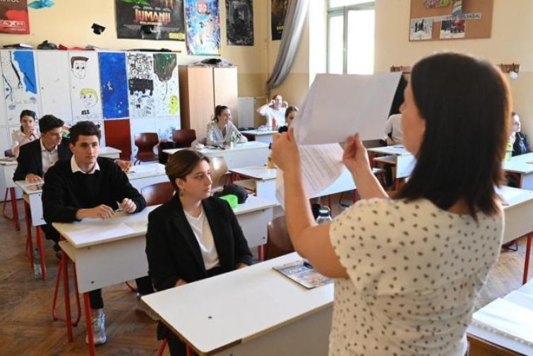 Hungary - Officials Worry About 'Too Feminine' Education