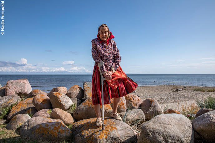 Celebrated folk singer Virve Köster (born 1928) is the guardian of the centuries-old cultural traditions of Kihnu, which are expressed in song, dance and craftsmanship. These traditions were inscribed on UNESCO's Representative List of Intangible Cultural Heritage in 2008.