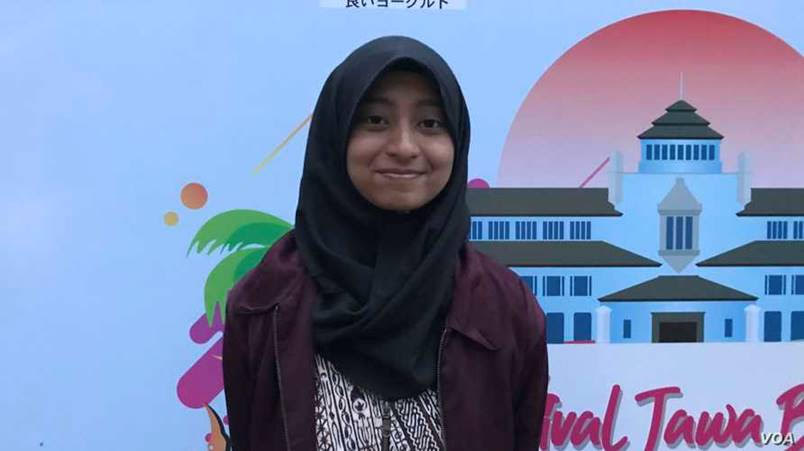 Naila Syafarina, who had left her native Indonesia in 2015 to join IS in Syria, actively speaks out against youth radicalization in Indonesia. Dec. 19, 2019. (Rio Tuasikal/VOA)