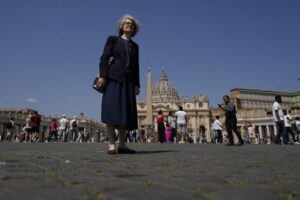 Vatican - In a First, Women Have Votin g Rights at Pope Francis' Vatican Synod