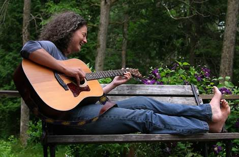 .A Woman's Place: The Whole Wide World! - Song & Video by Sara Thomsen